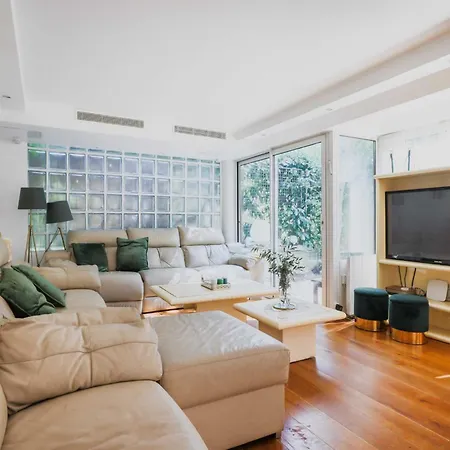 Exceptional With Garden - 3br 6p - *